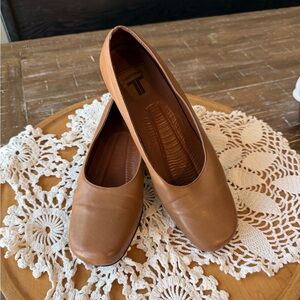 Trotters Brown Leather Flats
